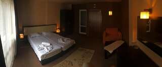Отель Family Hotel Vaso Варна Двухместный номер Делюкс с 1 кроватью или 2 отдельными кроватями-6